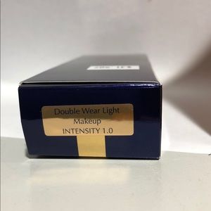 Estée Lauder double wear light - intensity 3
